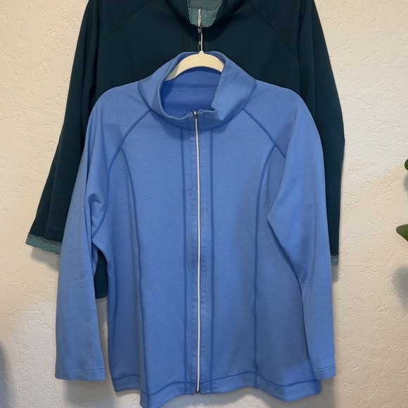 Two full zippers sweatshirts - Picture 3 of 9